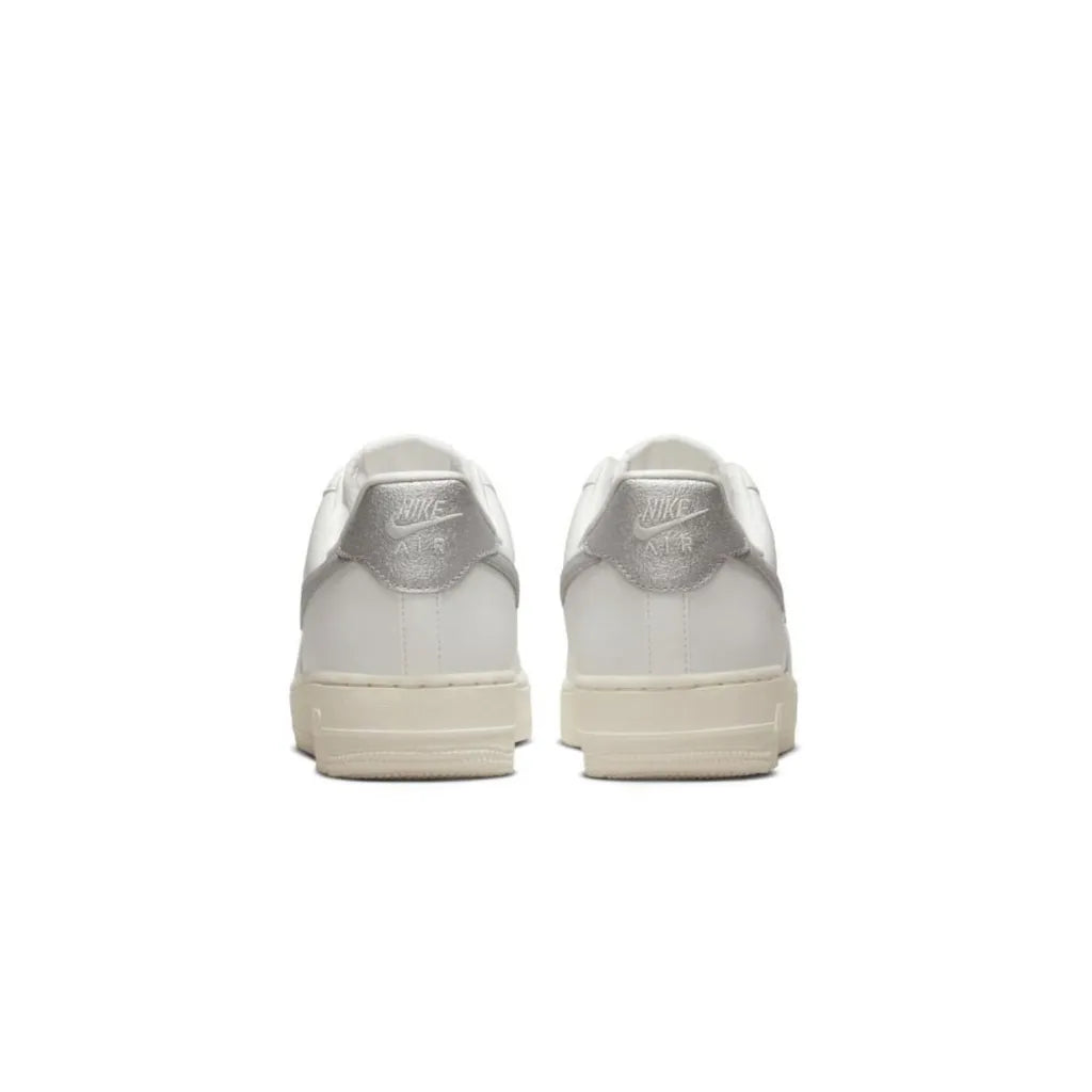 Nike Air Force 1 07 Premium Men's Shoes