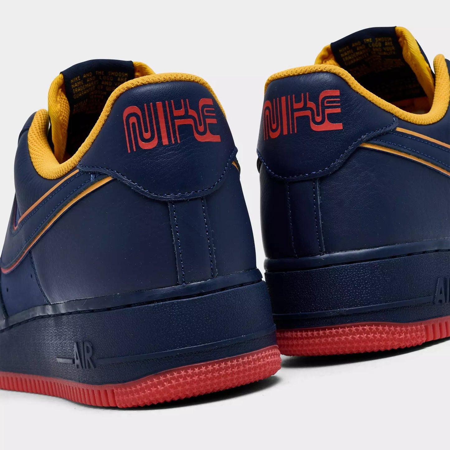 Men's Air Force 1 Low SE Retro Pack Casual Shoes